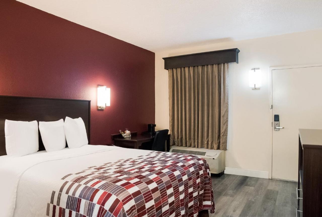 Red Roof Inn Tupelo Exterior photo