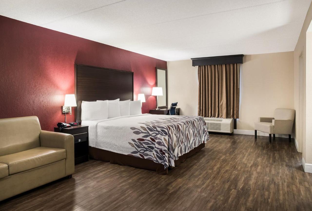 Red Roof Inn Tupelo Exterior photo