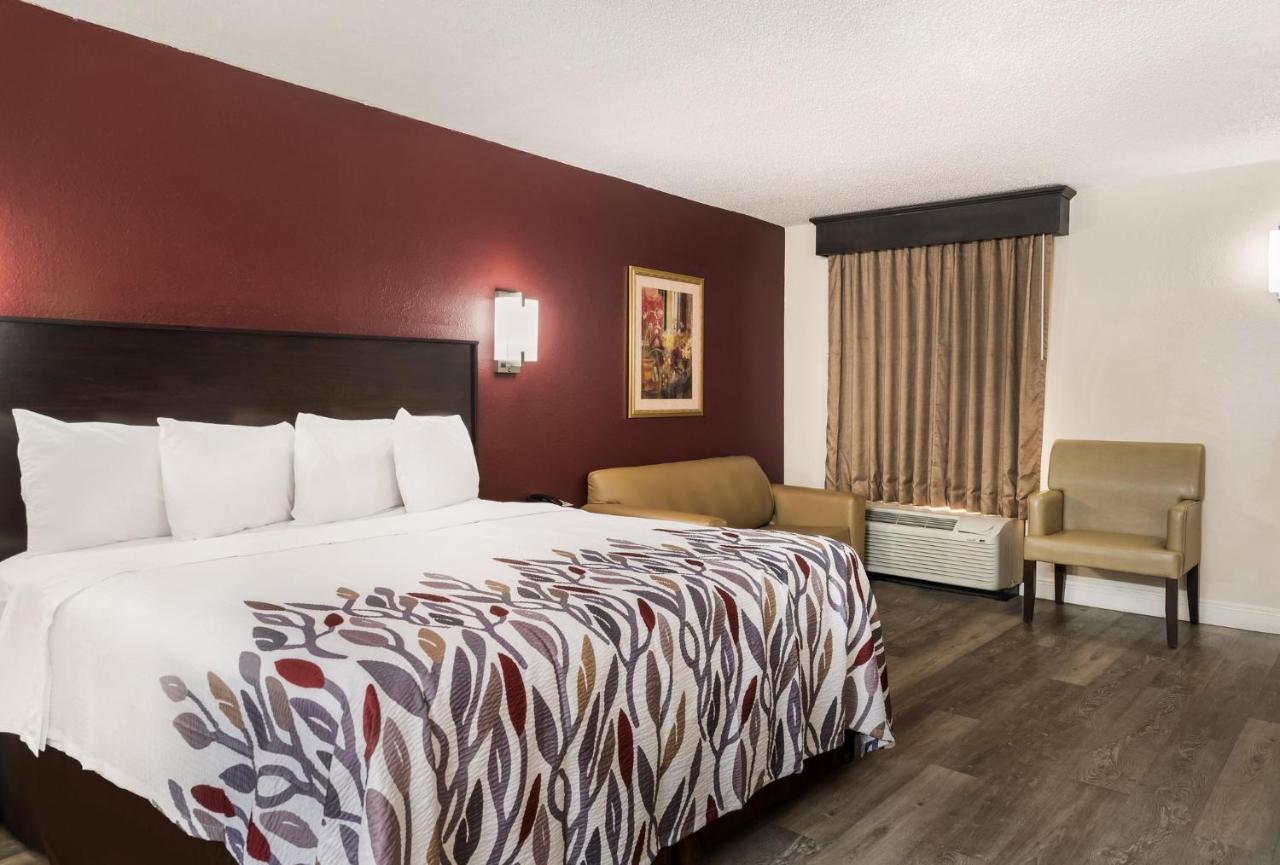 Red Roof Inn Tupelo Exterior photo